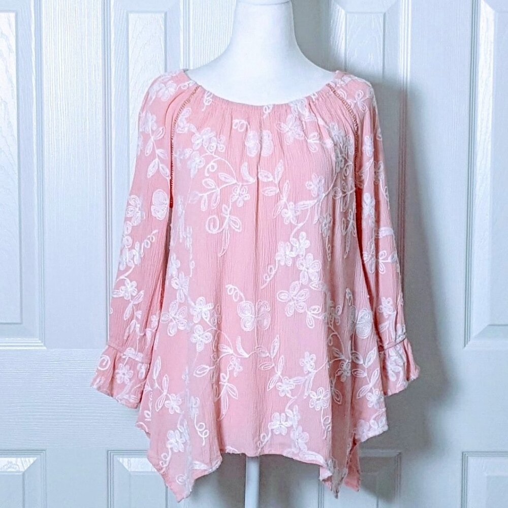 LIV LOS ANGELES Women's Crinkled Embroidered Top Blouse Size S Dusty Pink